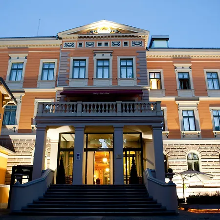 Gallery Park & Spa, A Chateaux & Collection Ρίγα